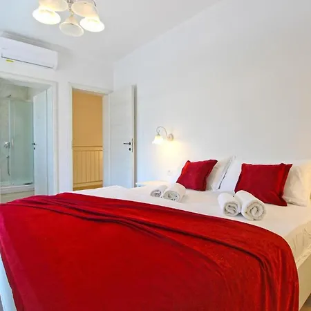 Elegant With Private Pool In * ベール