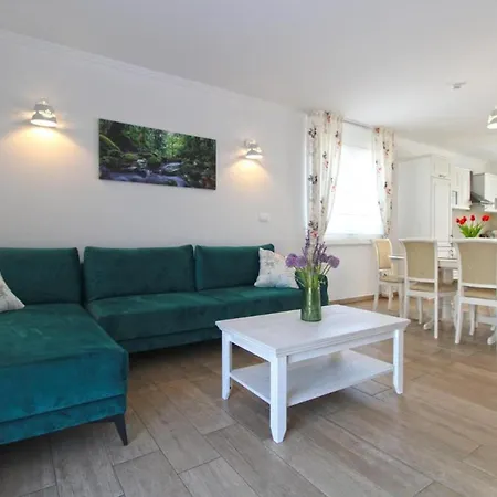 Elegant With Private Pool In ベール