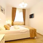 Elegant With Private Pool In Bale