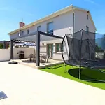 Elegant With Private Pool In ヴィラ