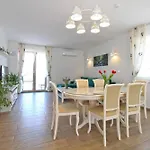Elegant With Private Pool In Villa *