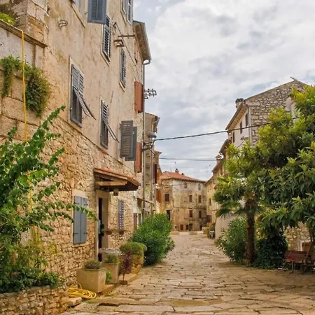 Elegant With Private Pool In * Bale