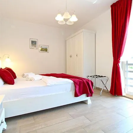 Villa Elegant With Private Pool In Bale