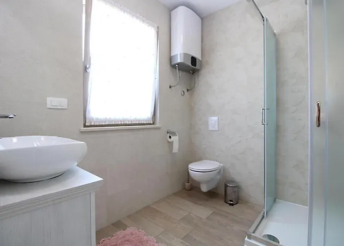 Elegant With Private Pool In * Bale