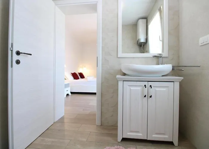 Elegant With Private Pool In Vila Bale