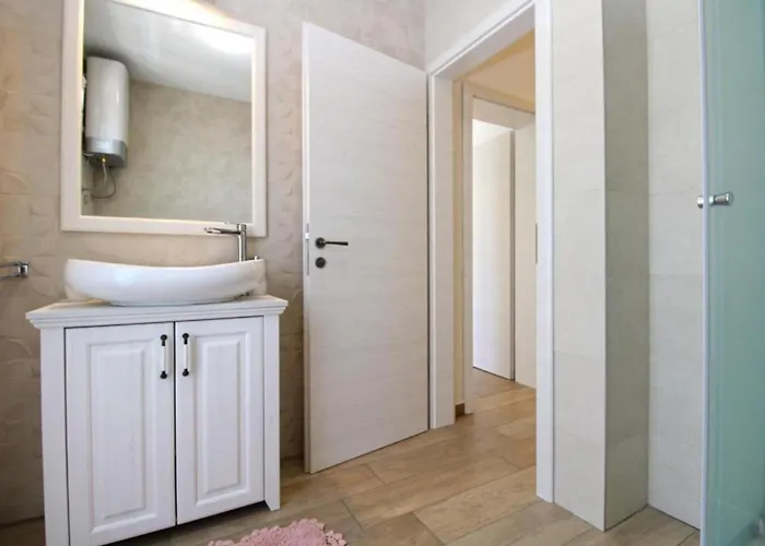 Villa Elegant With Private Pool In Bale