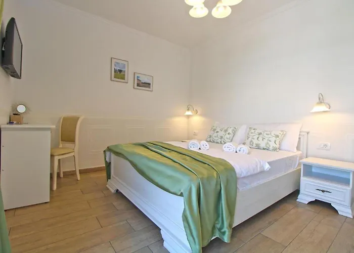 Villa Elegant With Private Pool In Bale