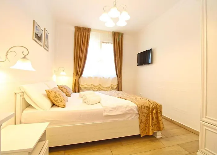 Elegant With Private Pool In Bale