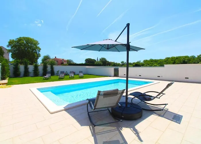 Elegant With Private Pool In Villa *