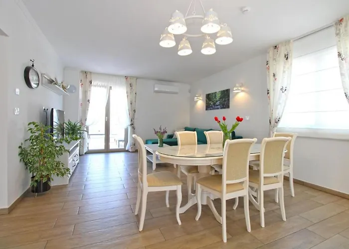 Elegant With Private Pool In Villa *