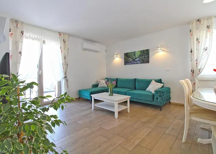 Elegant With Private Pool In * Bale